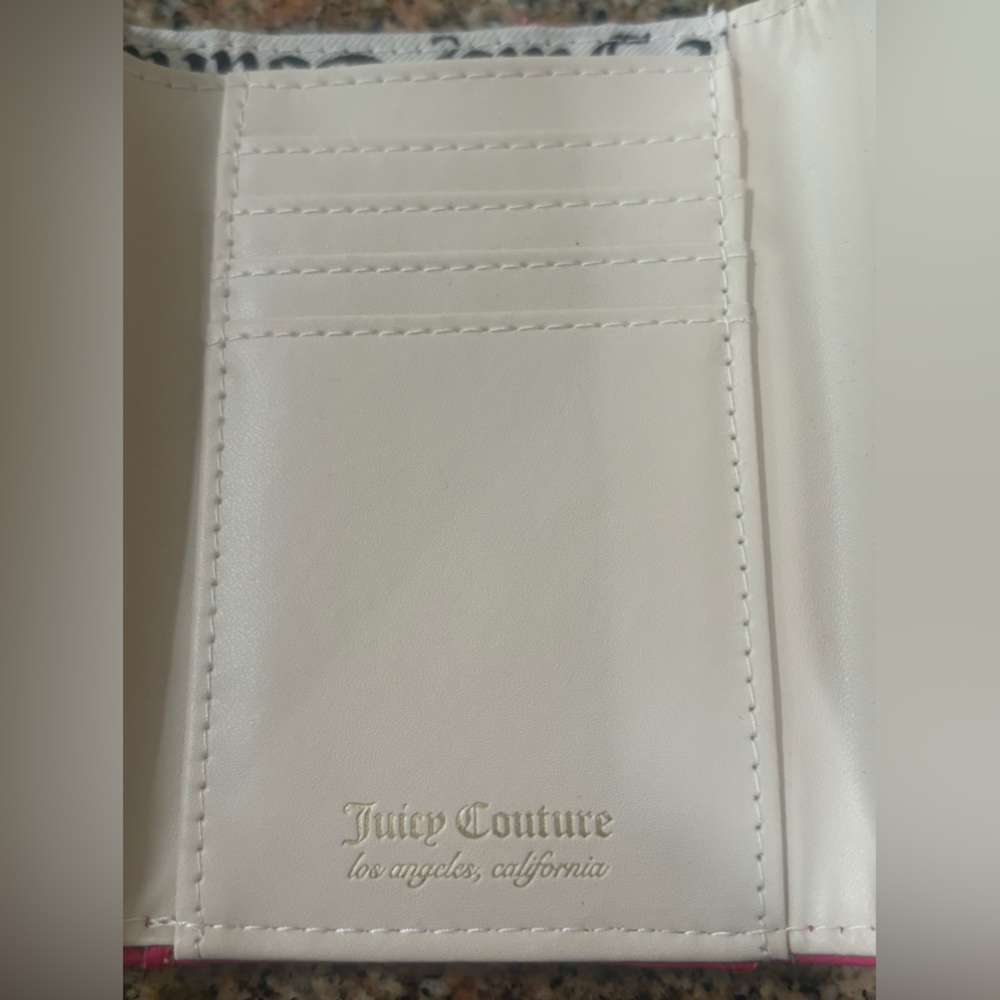 Juicy Couture Los Angeles - Picture 5 of 8